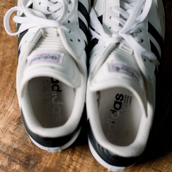 Adidas White Sambas - Black stripes - Men's size 8.5 - Women's size 9.5 - Picture 4 of 10